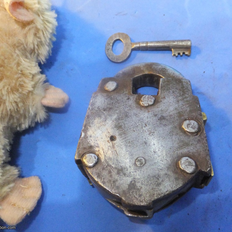 Trick Padlock #36  "6 Levers 6 Levers 6 Levers"