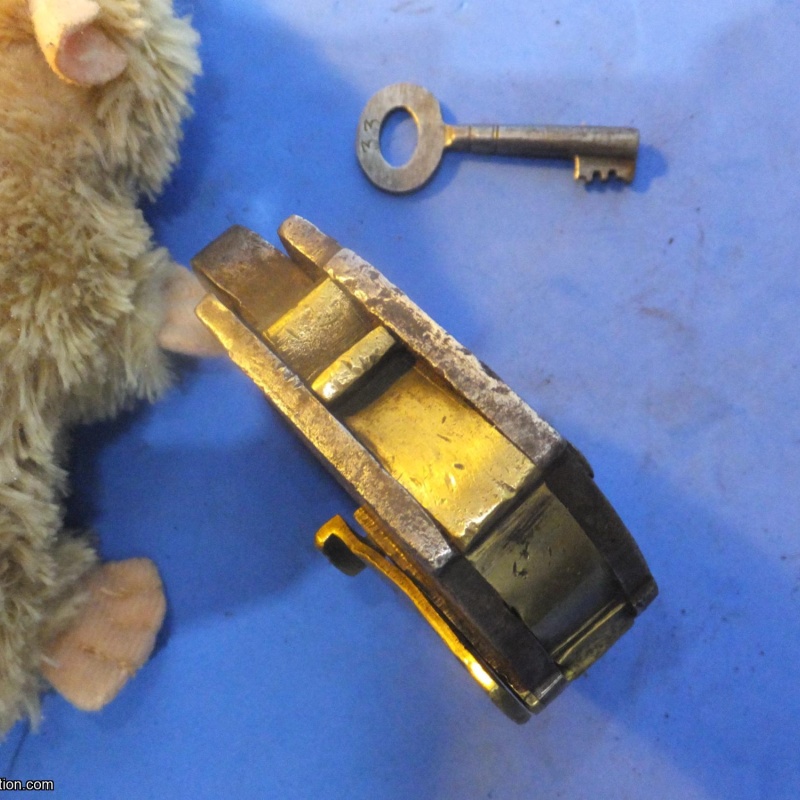 Trick Padlock #36  "6 Levers 6 Levers 6 Levers"