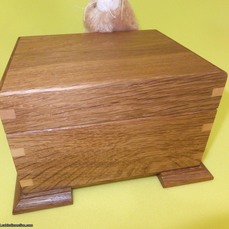 How?Box Dark : SD Box by Peter Hajek