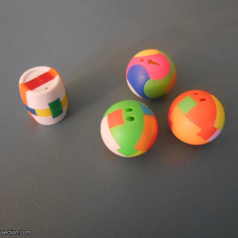 Keychain puzzles, 3 balls, 1 barrel