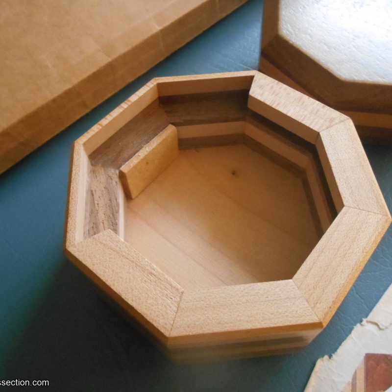 The Octagon Box  Akio Kamei, B&P #08-G7330