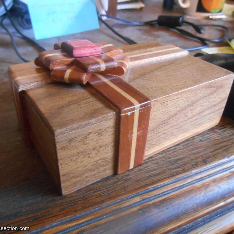 Ribbon Box II, Akio Kamei