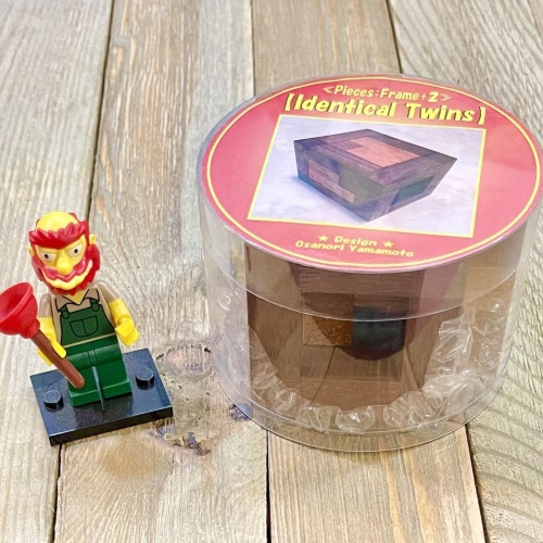 (Identical Twins) by Osanori Yamamoto