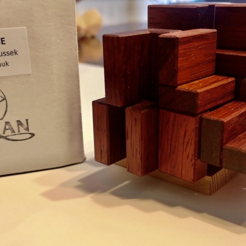 Fake Cube - Dr. Volker Latussek by Pelikan