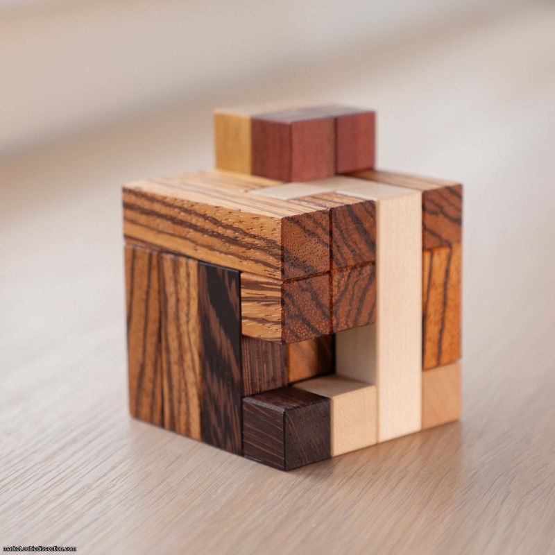 Heavy Lifter - Pelikan Puzzles - Sold out