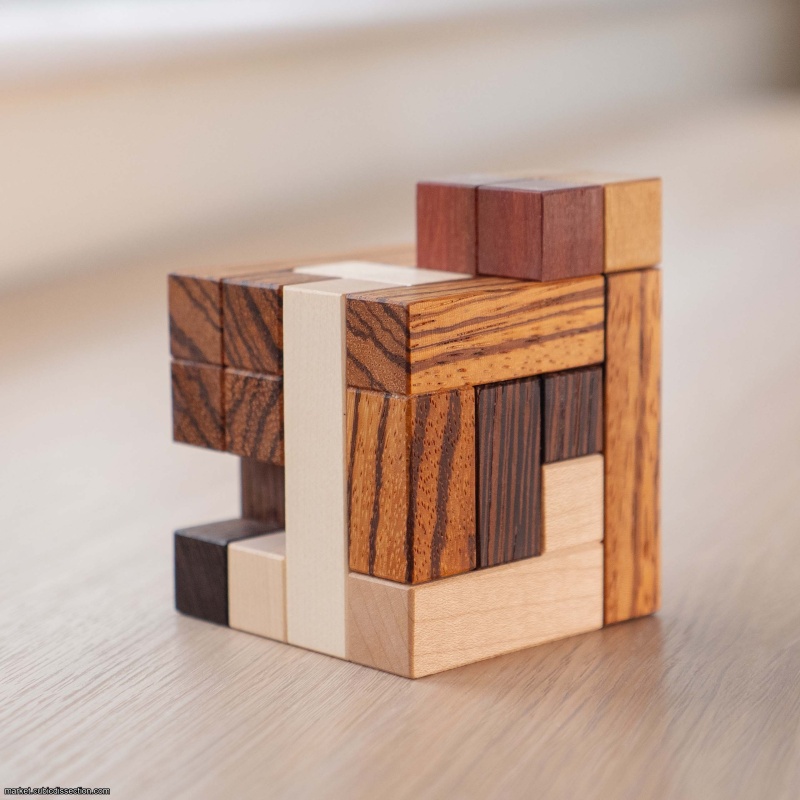 Heavy Lifter - Pelikan Puzzles - Sold out