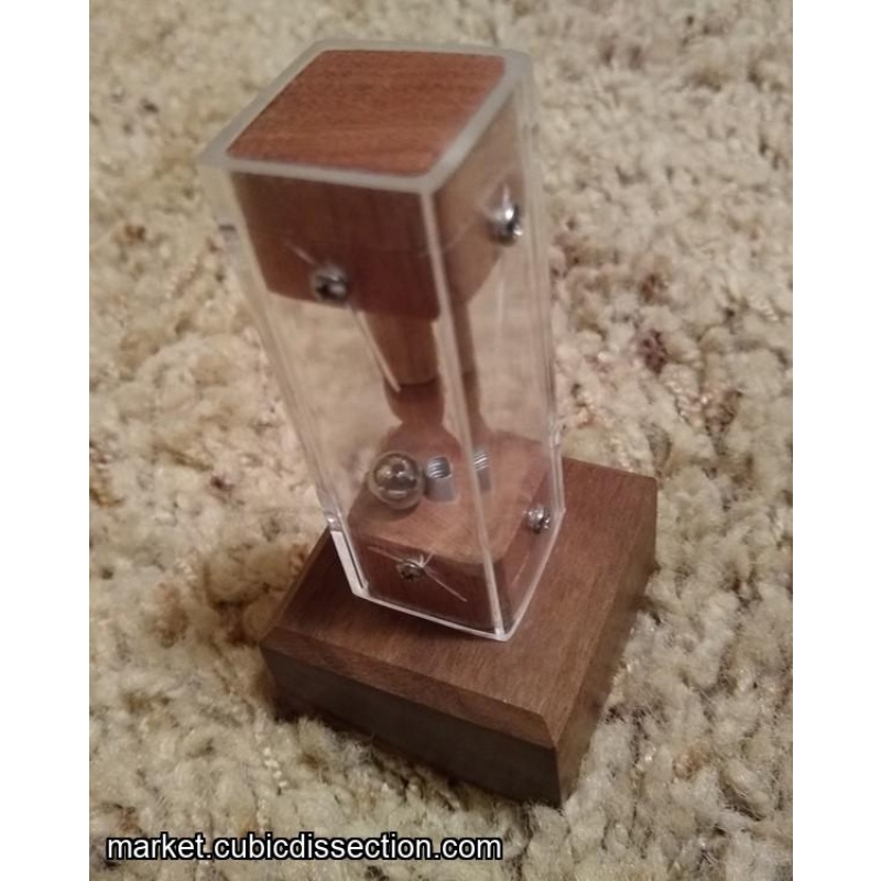 Houdini's Torture Cell - Mr. Puzzle