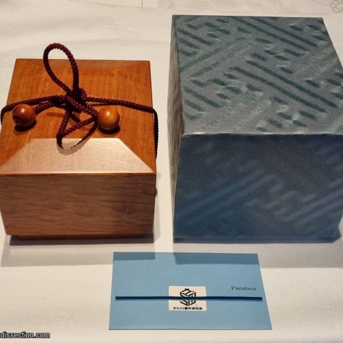 Parabox by akio kamei