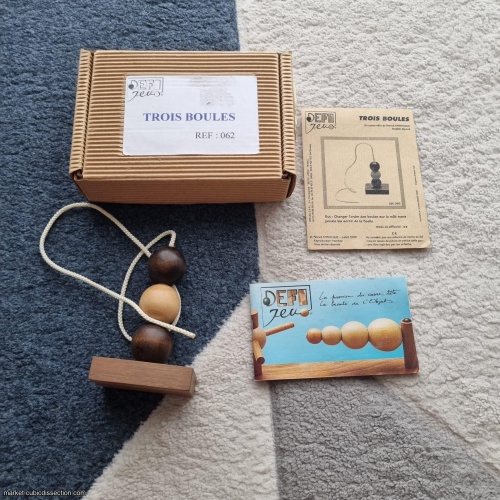 Trois Boules  by Patrick Farvaque