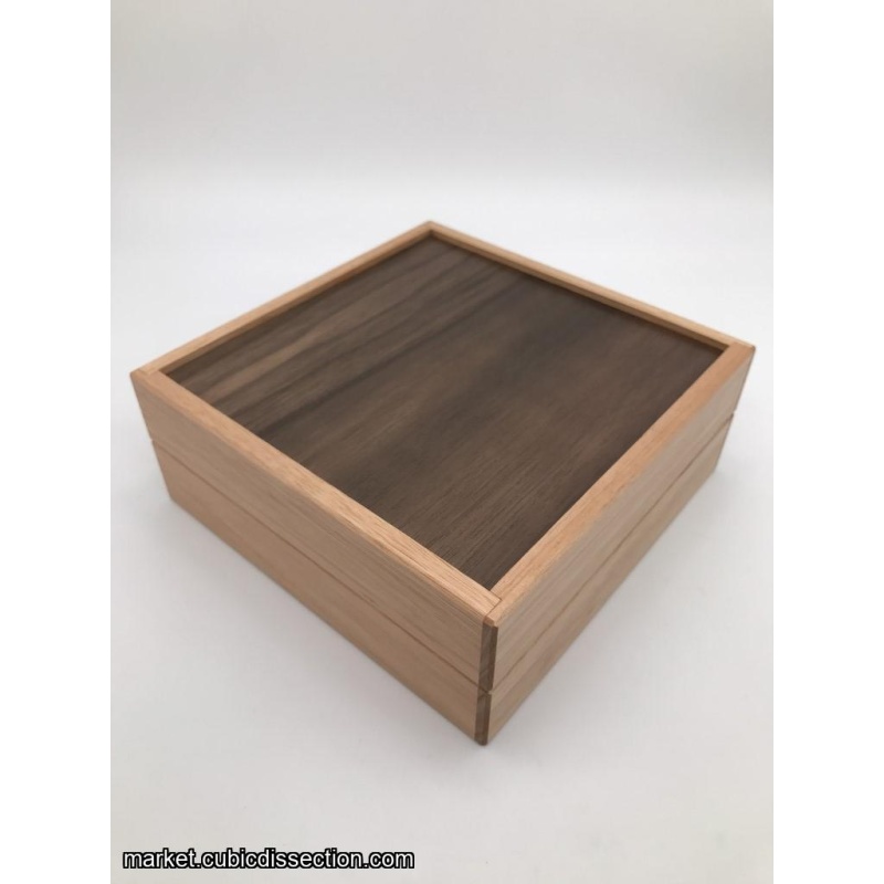 Reticulated Cubes by Lee Sallows (RPP)