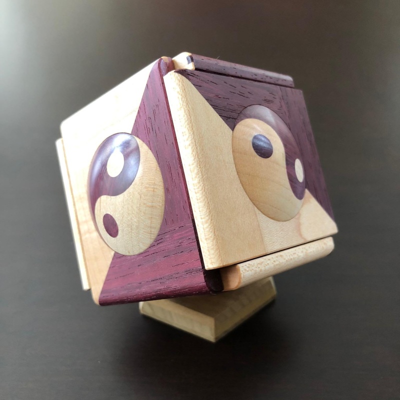 Yin-Yang - Rare version- Karakuri Box by Kawashima