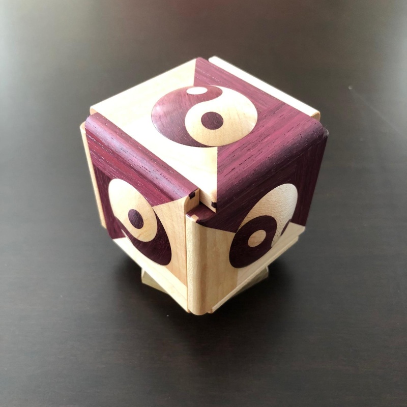 Yin-Yang - Rare version- Karakuri Box by Kawashima