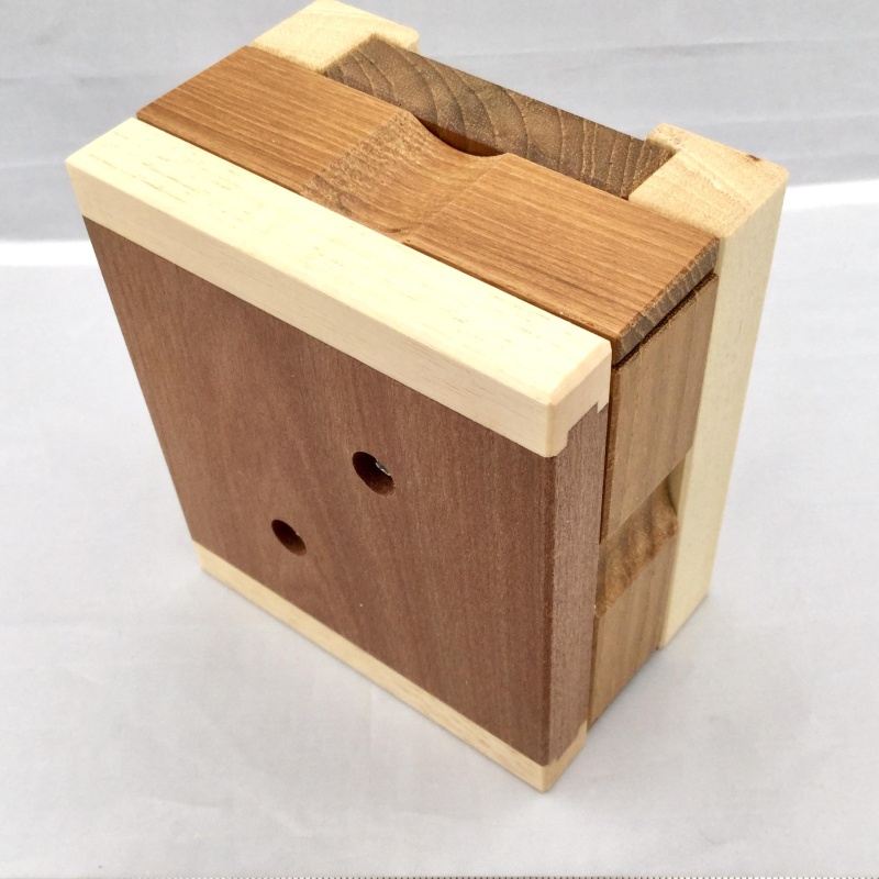Meanders Box