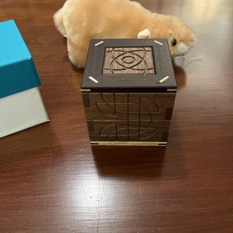 L Cube (white & black)