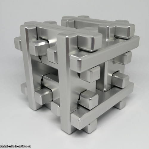 H Burr by Junichi Yananose