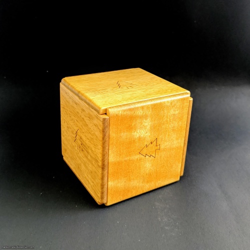 Hiroshi Iwahara - Box with 5 trees - RF-63