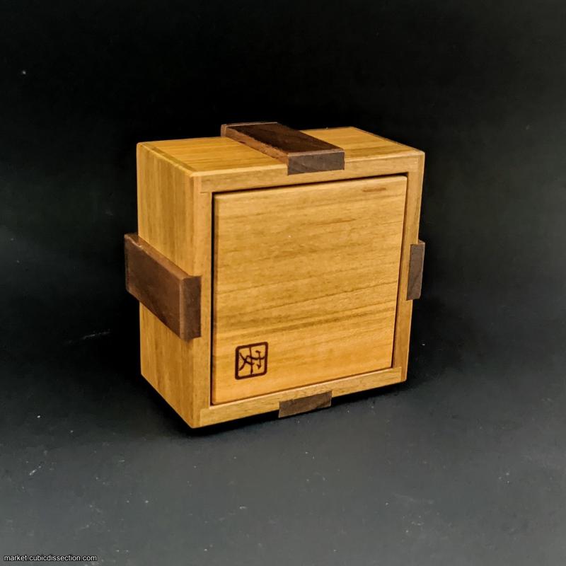 Box with a ribbon 3 - P-51 - Akio Kamei