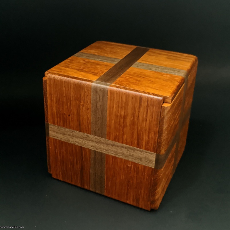 New Secret Box Ⅱ-1 M-39-1 by Akio Kamei