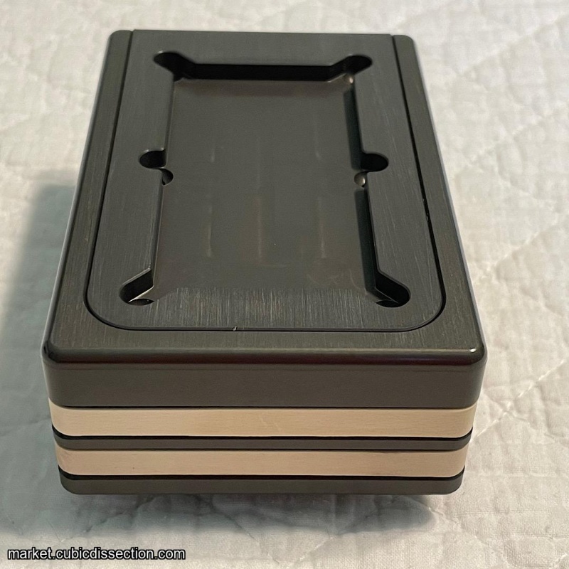 Billard by Chris Cormier