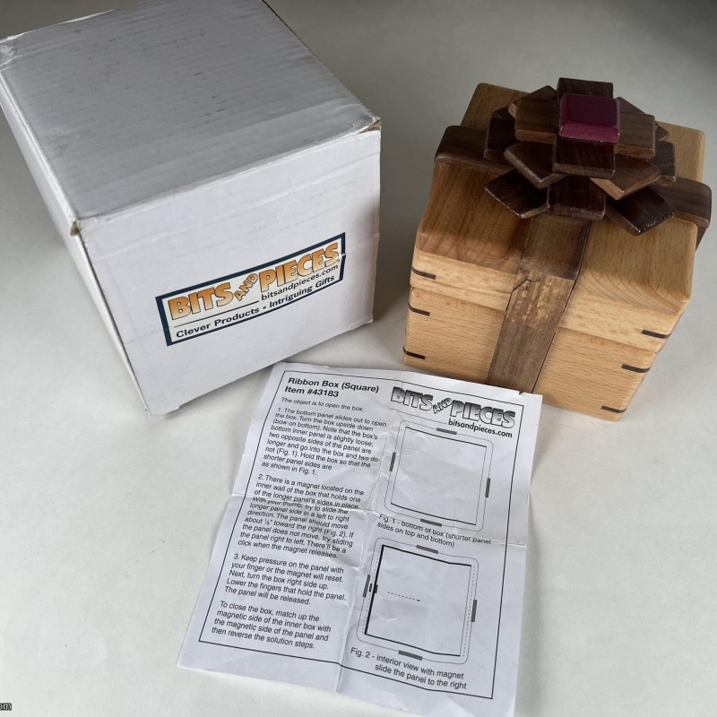 Ribbon Box Square - Bits and Pieces