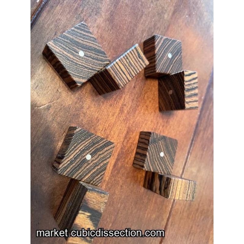 4 Cubes Puzzle - Eric Fuller