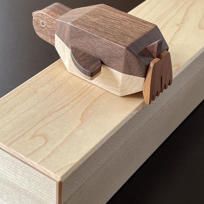 Karakuri Penguin Box