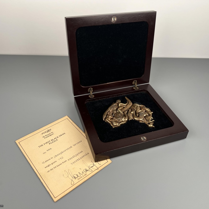 The First Black Swan Puzzle - Australia 1980 - Bronze -  Ilaria Logi