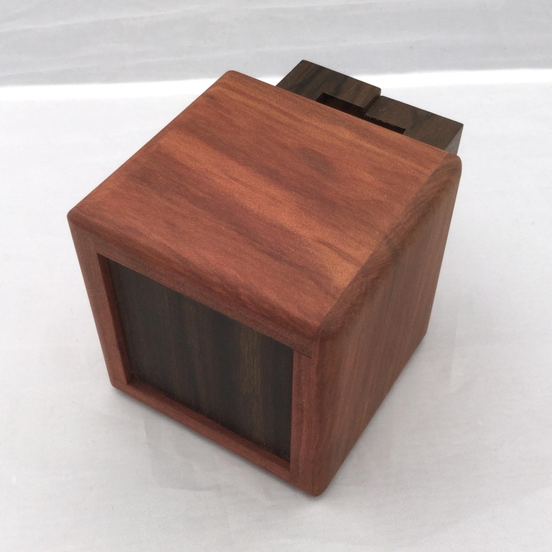 Burrbox 1