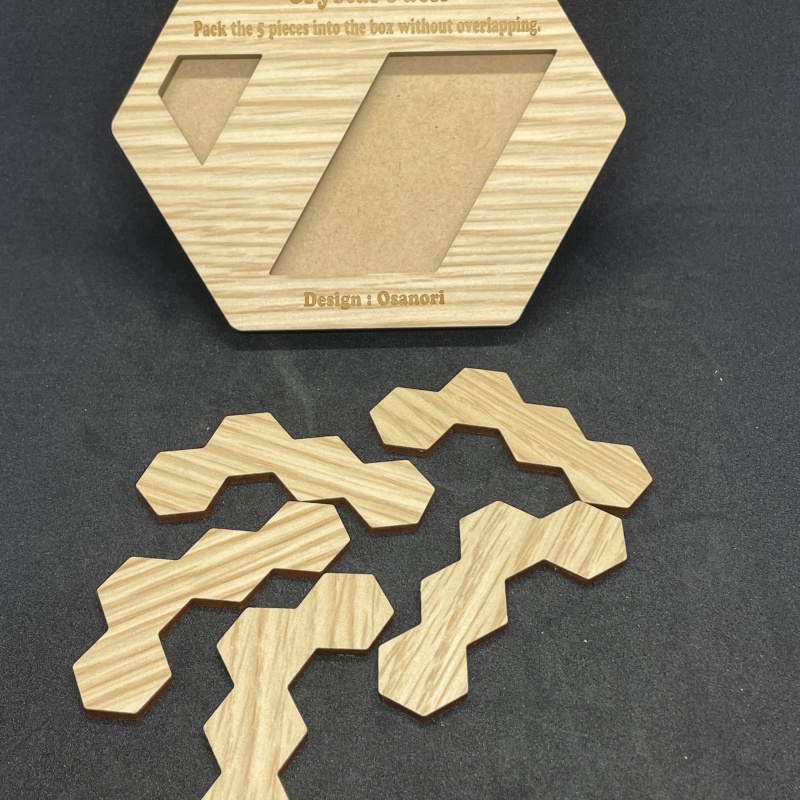 Crystal Pack by Osanori Yamamoto