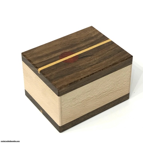 Boxy by László Molnár Oddball