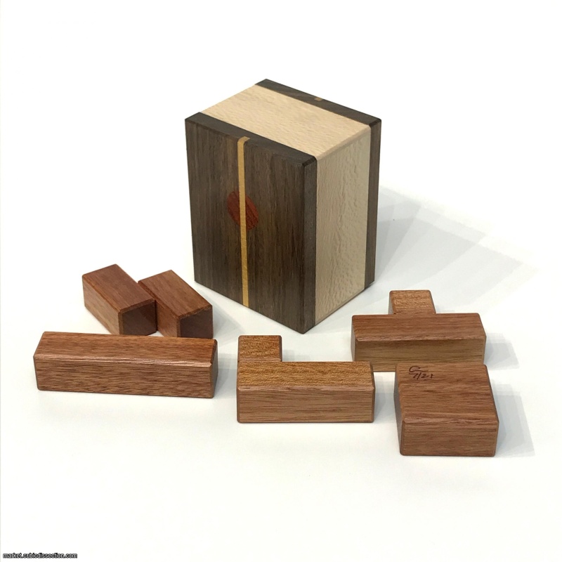 Boxy by László Molnár Oddball