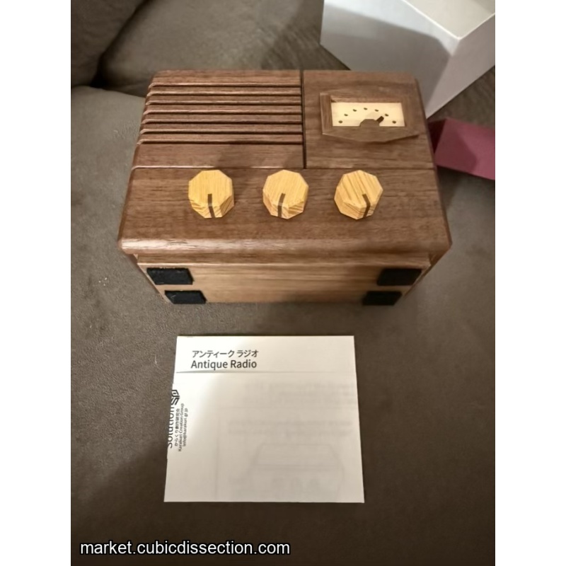 Antique radio karakuri