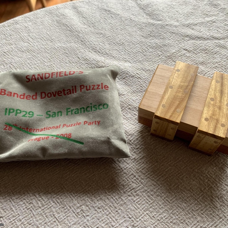 Banded Dovetail Puzzle