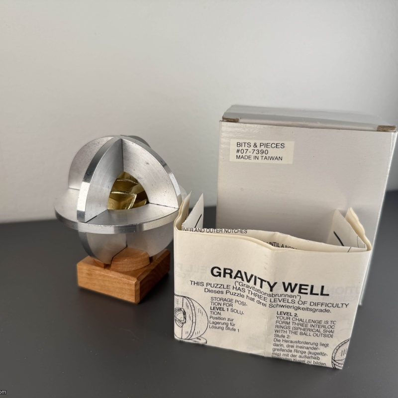 Bits and Pieces - Gravity Well - Very Rare w/ Box and Solution