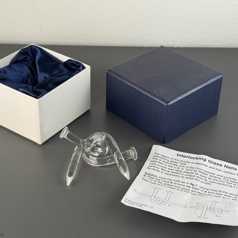 Bits and Pieces - Glass Glass Nails w/ box and solution