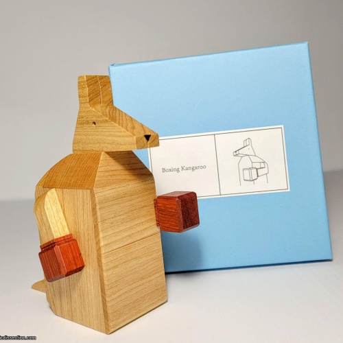 Boxing Kangaroo - Yoh Kakuda