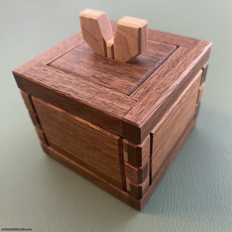 Karakuri "Let's Get Dressed" by Shou Sugimoto, 2024 Xmas Present