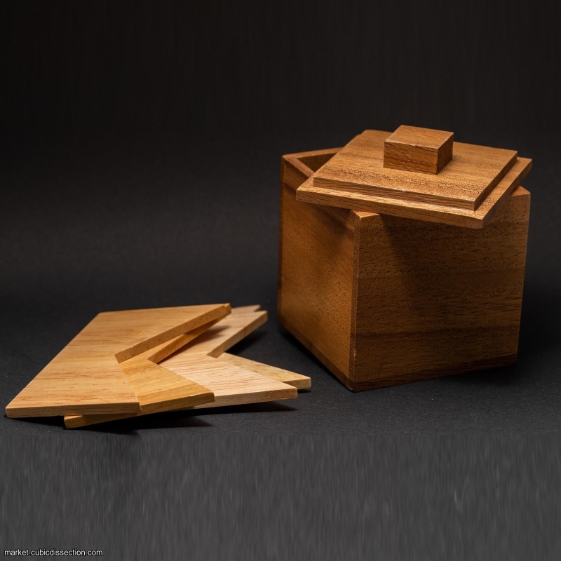 4M / Mmmm by Hirokazu Iwasawa (Iwahiro)