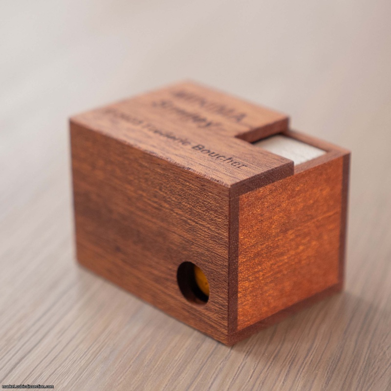 Minima Smiley - Pelikan - Original release version