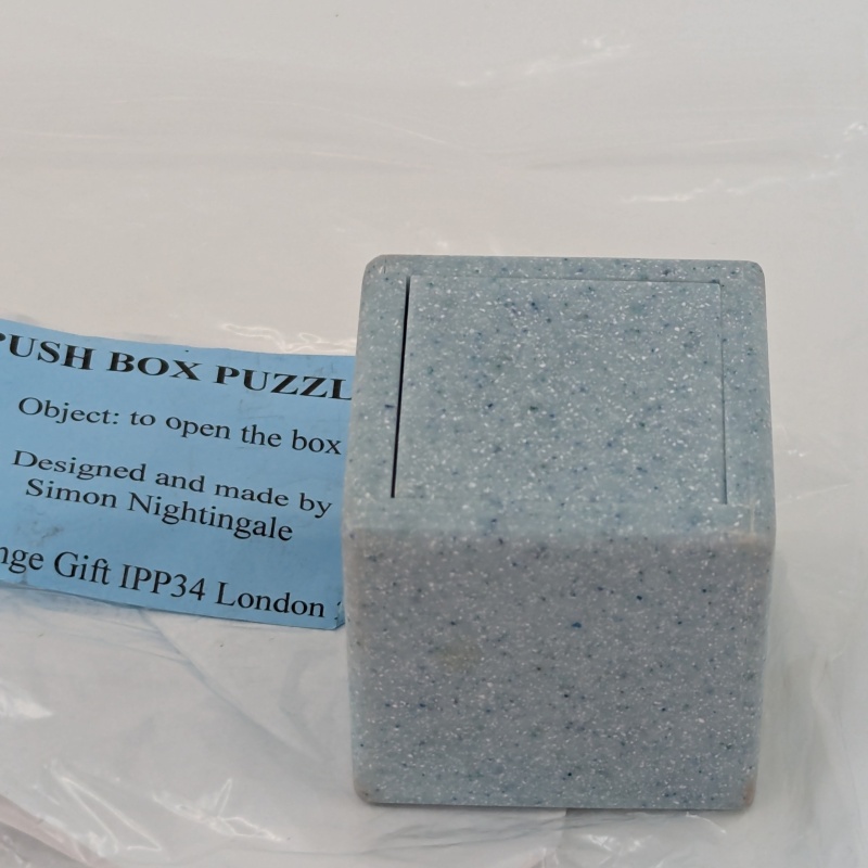 Push Box Puzzle by Simon Nightingale