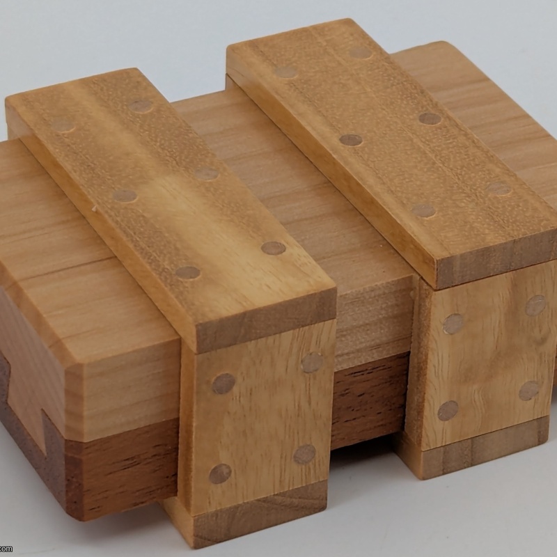 Sandfield's Banded Dovetail Puzzle