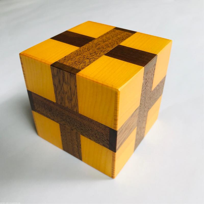 New Parcel Cube - 2014 Karakuri Christmas Present