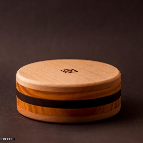 Pile of Disks 3 by Akio Kamei