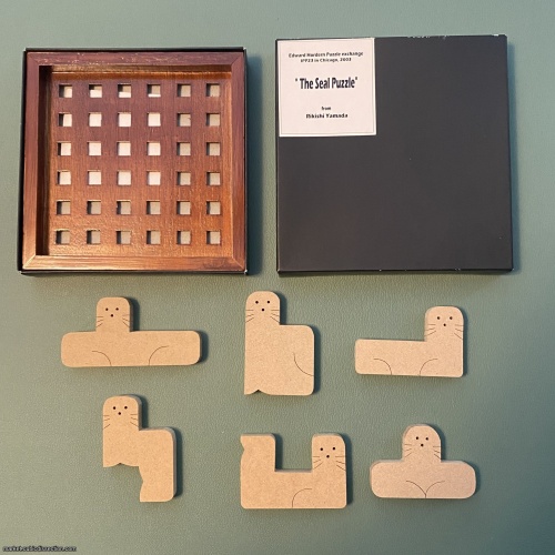 The Seal Puzzle, Cute IPP23 (2003) Exchange Puzzle designed by Naoyuki Iwase