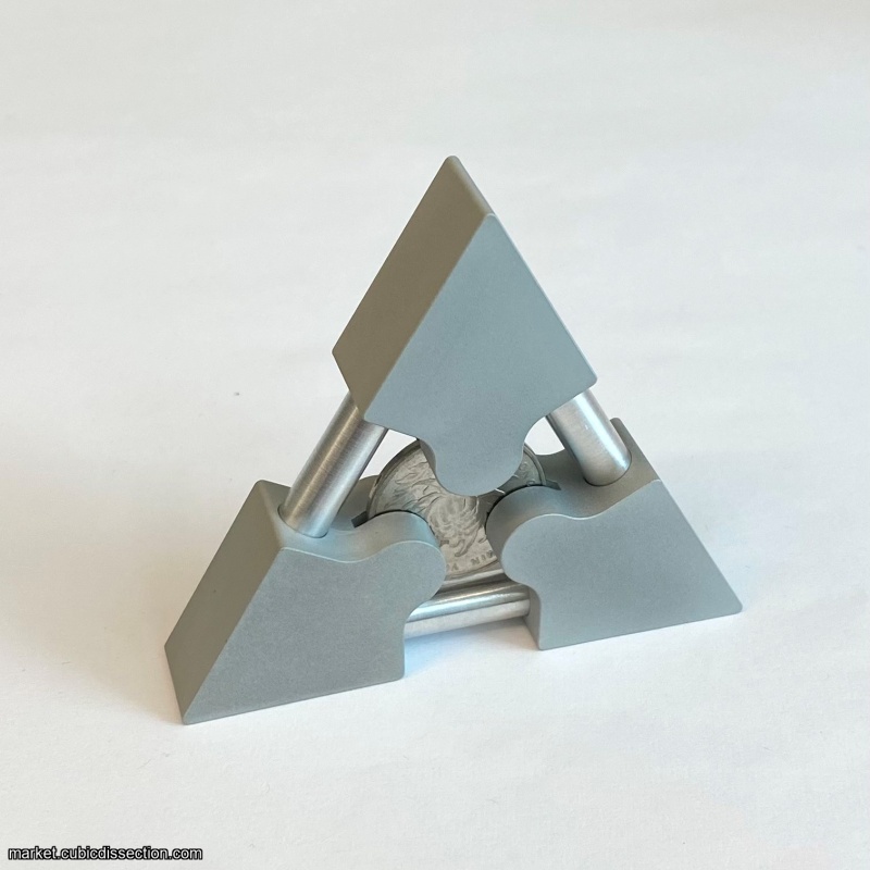 Tritalon - Hirokazu Iwasawa (Iwahiro)