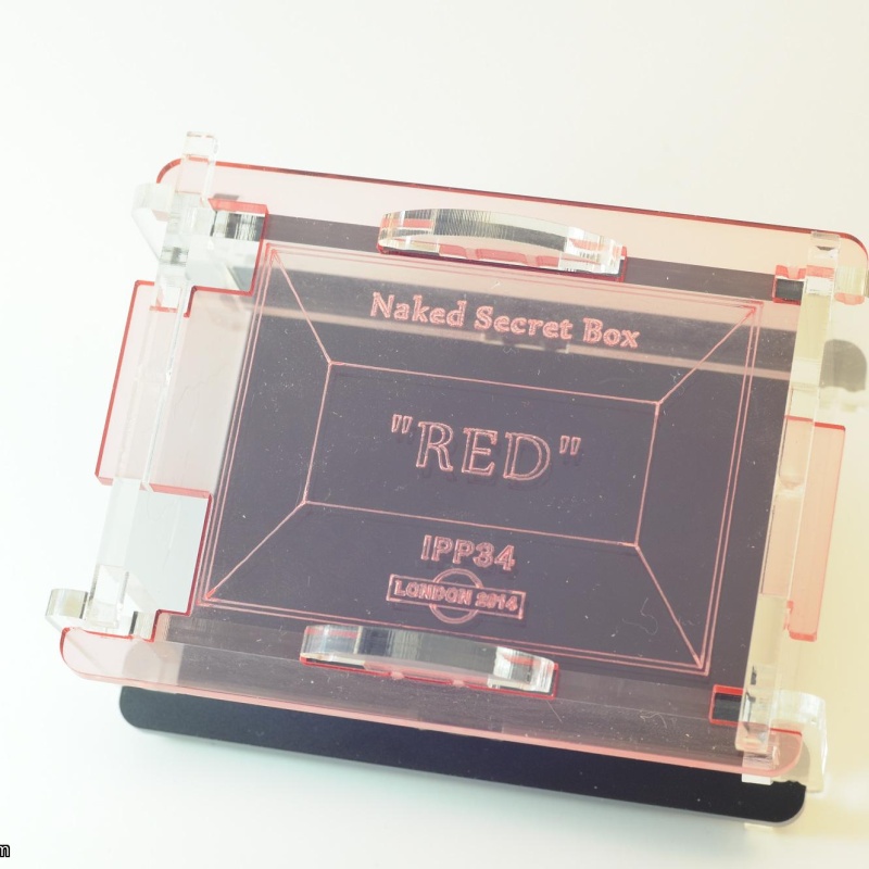 Naked secret box "RED" by Akio Yamamoto