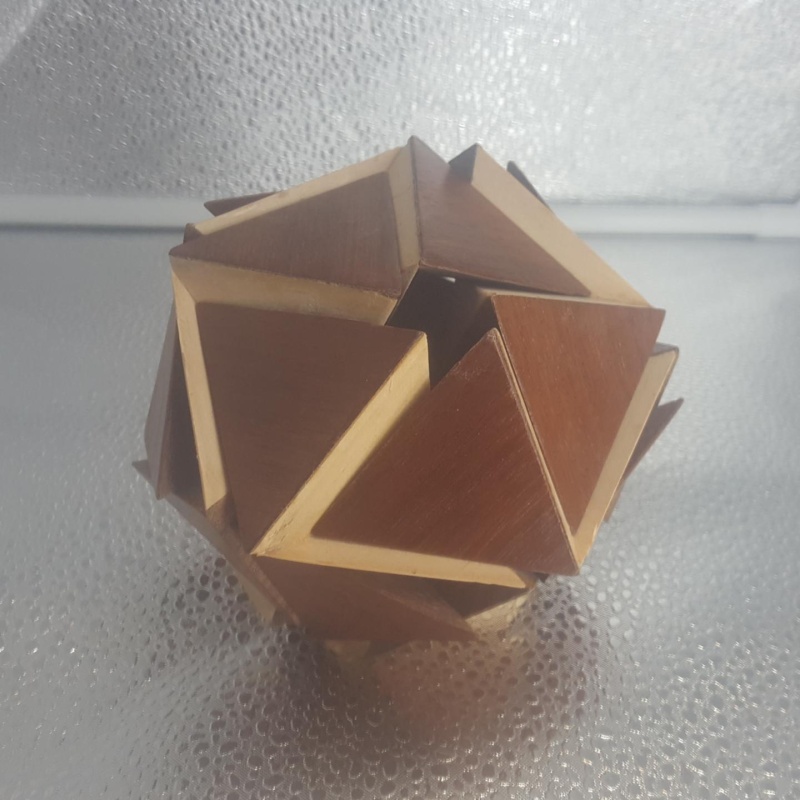 EXPLODING ICOSAHEDRON