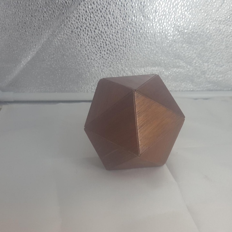 EXPLODING ICOSAHEDRON