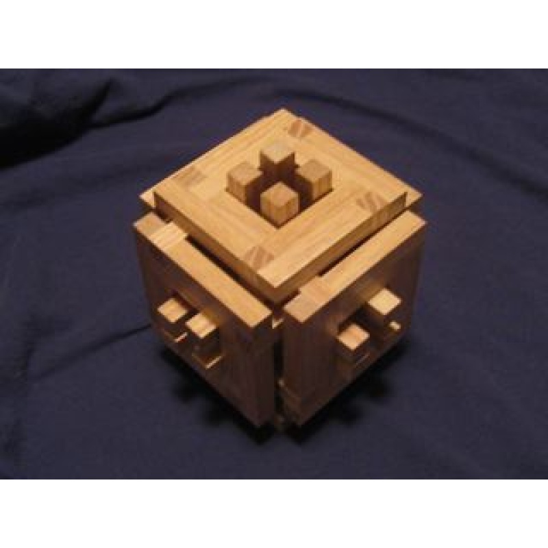 Knobbly Box - Dic Sonneveld