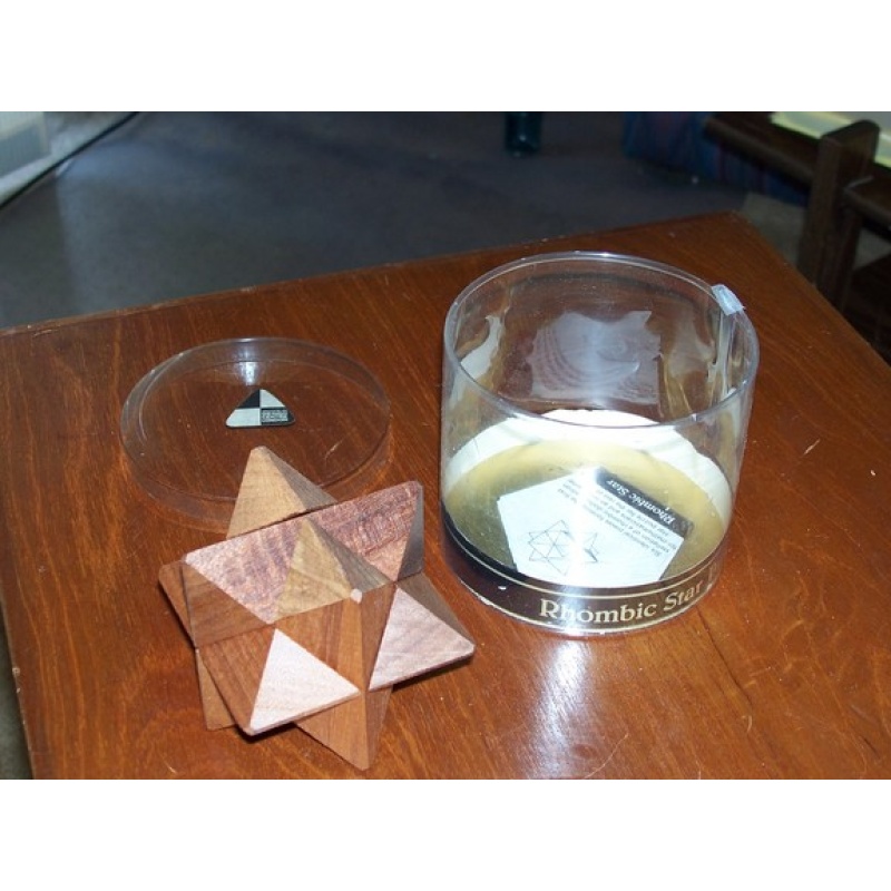 Rhombic Star puzzle - by Pentangle